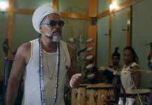 Docussérie ‘Carlinhos Brown em Meia Lua Inteira’ estreia nesta terça-feira (14) na HBO e HBO Max