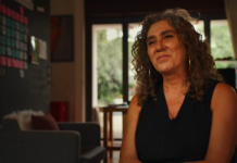 Anna Muylaert reflete sobre sua obra-prima ‘Que Horas Ela Volta’ dez anos depois, em episódio inédito de ‘Cineastas’
