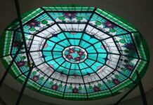 Arte do vitral ganha novos olhares em exposição gratuita no Galleria Shopping, em Campinas (SP)