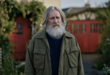 VEJA AQUI! Apple TV revela o trailer de ‘Pequenos Profetas’, criada, escrita e dirigida pelo vencedor do BAFTA Mackenzie Crook